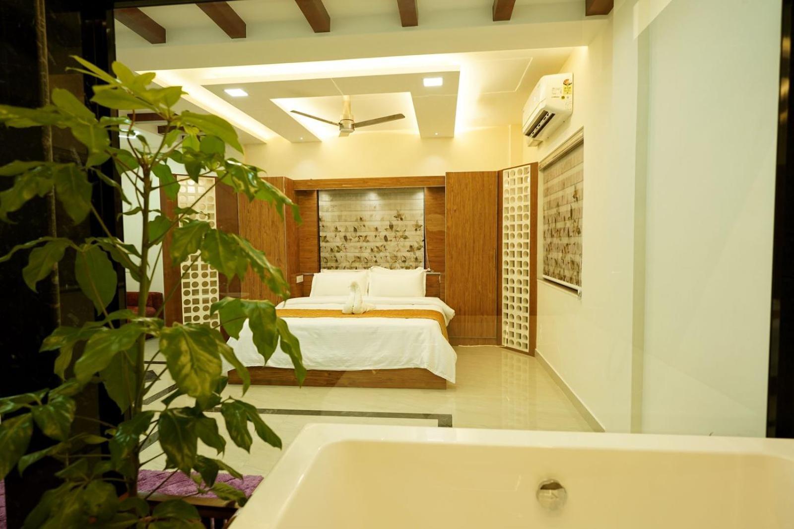 Готель Krishnakripa Premium Residency Kochi Екстер'єр фото