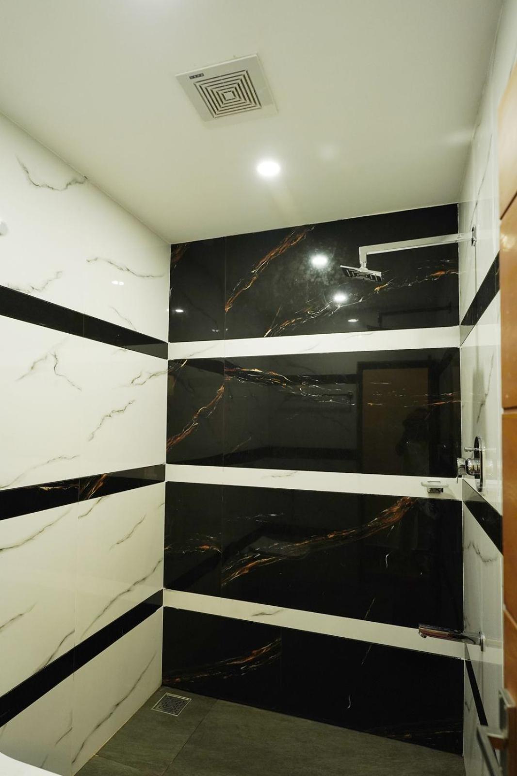 Готель Krishnakripa Premium Residency Kochi Екстер'єр фото