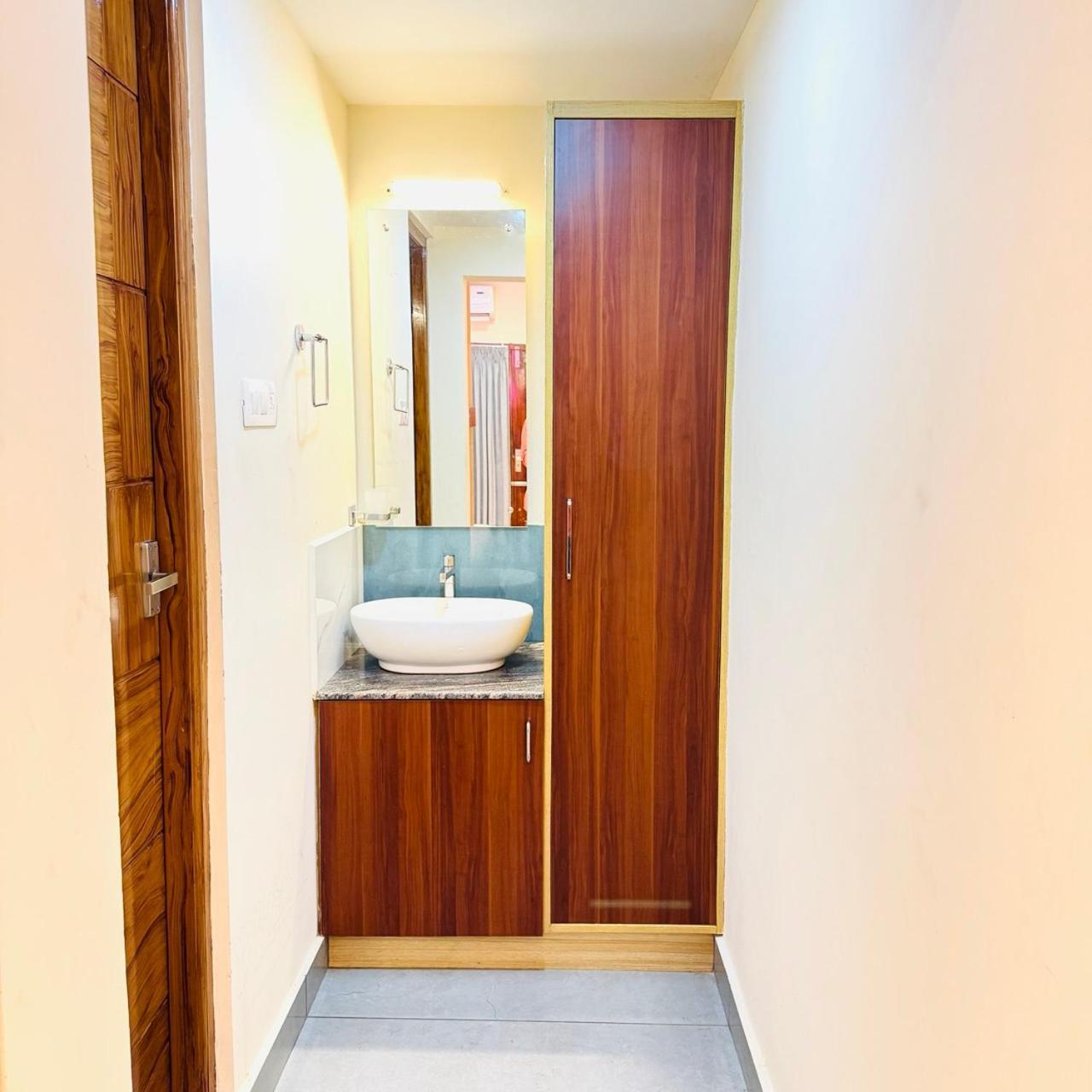 Готель Krishnakripa Premium Residency Kochi Екстер'єр фото